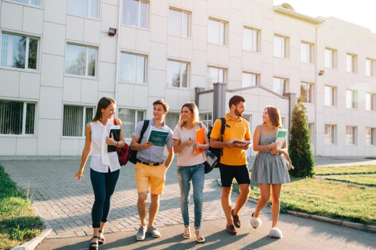 Bachelier : Etudier à l’étranger, comment bien se préparer 